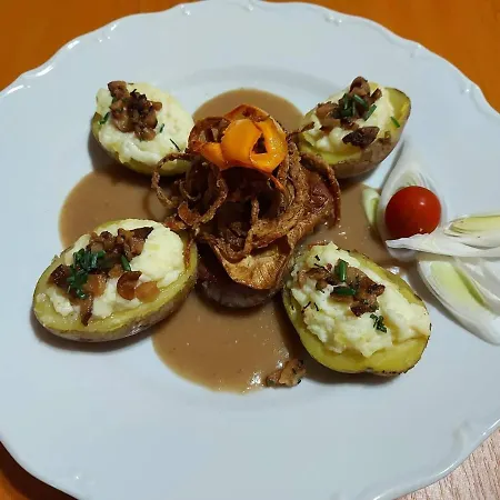Πανσιόν Penzion Adak 2*